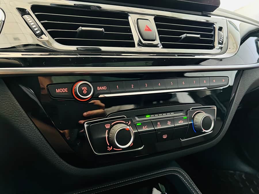 BMW 1 Series 2023 #23 BMW 1 Series 2023 car image #23