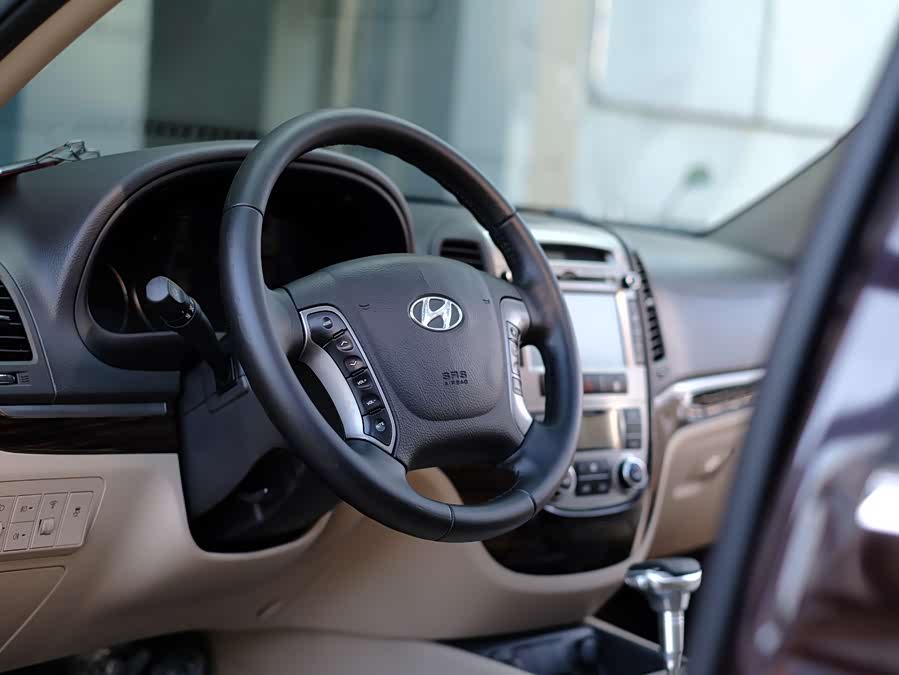 Hyundai Santa Fe Classic 2011 car image #23