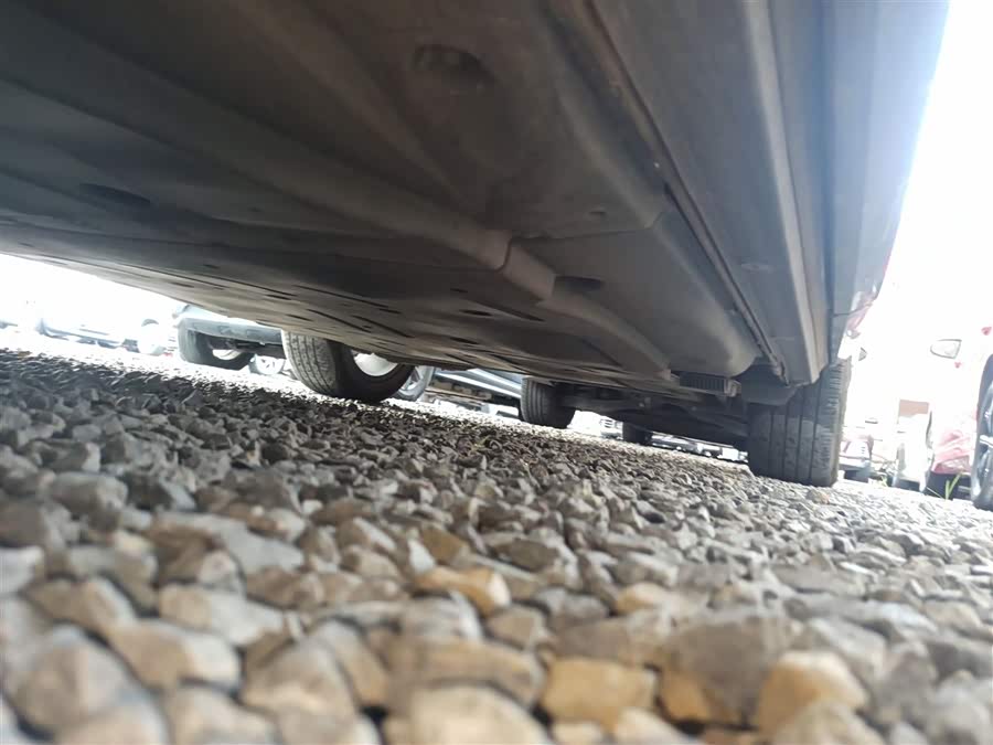 Audi Q2L e-tron 2021 صورة سيارة #23