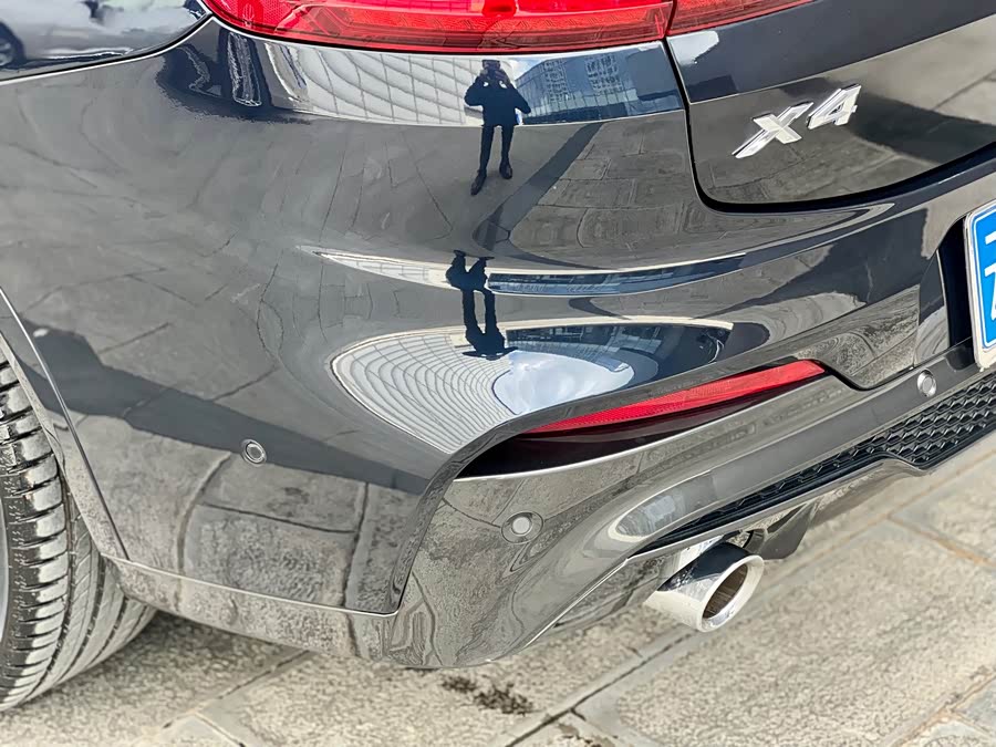 BMW X4 2020 car image #23