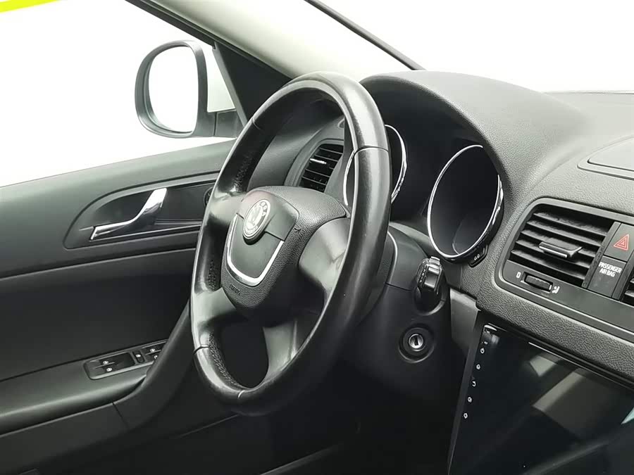 Skoda Yeti (Imported) 2014 car image #23