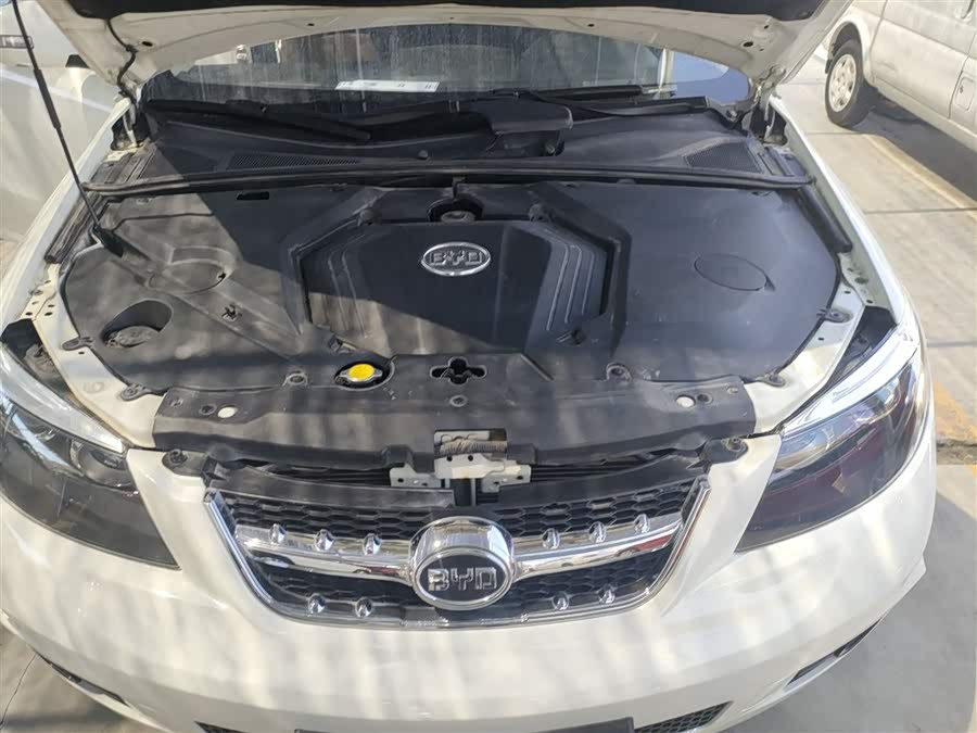 BYD S6 2015 car image #23