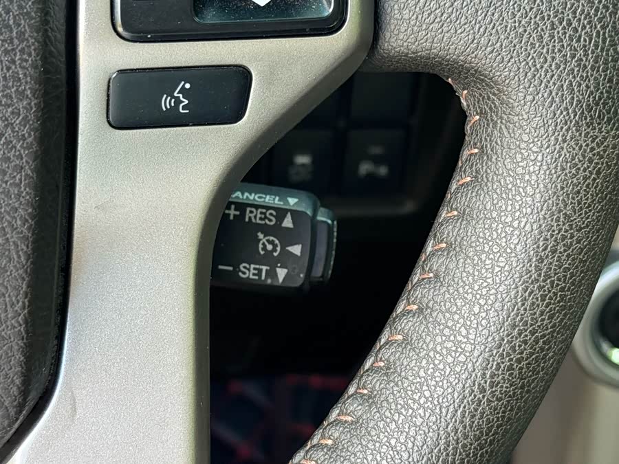 Toyota Land Cruiser Prado 2012 car image #23