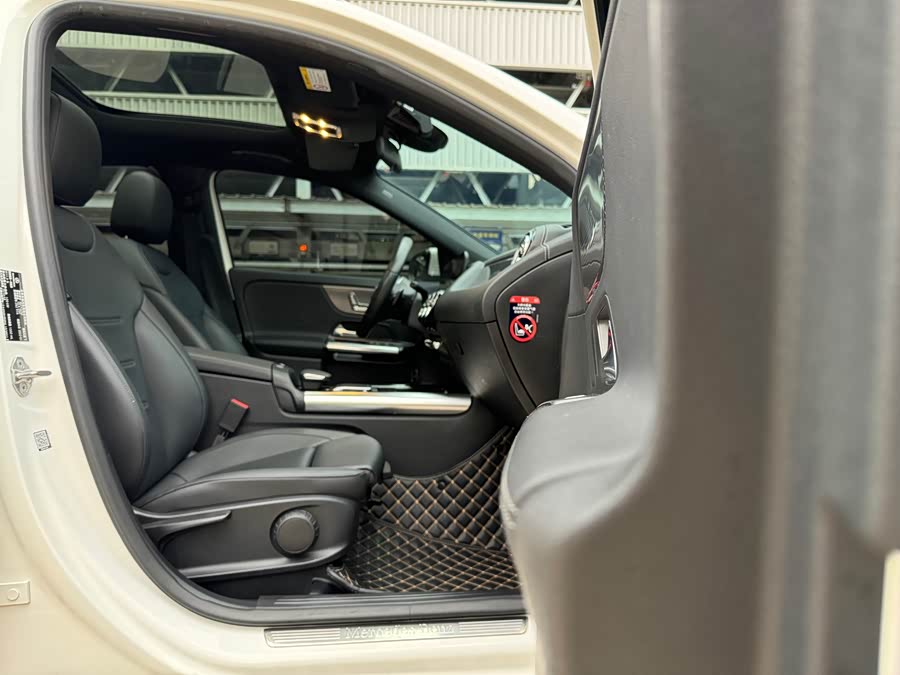 Mercedes-Benz GLA Class 2022 car image #23