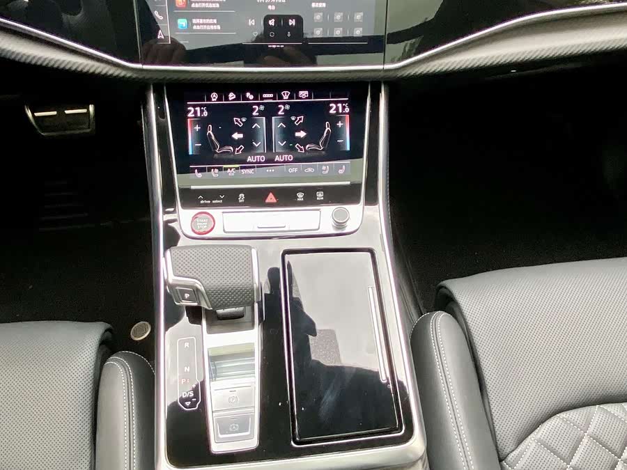 Audi SQ7 2025 car image #23
