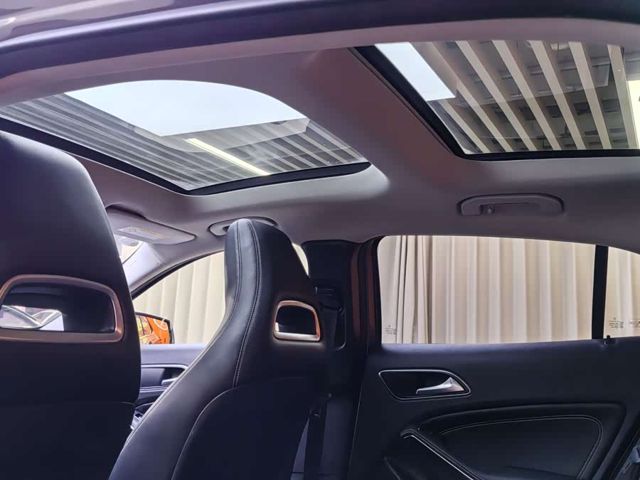 Mercedes-Benz GLA Class 2015 car image #23