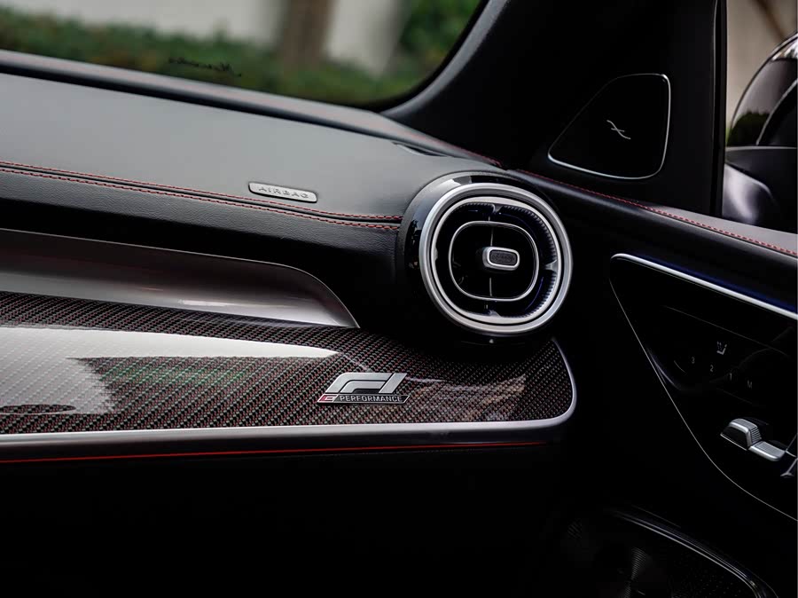 Mercedes-Benz C AMG New Energy 2025 изображение автомобиля #23