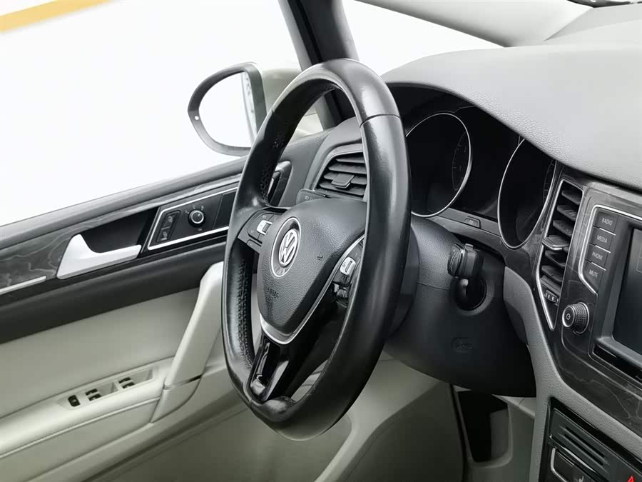 Volkswagen Golf Sportsvan 2016 car image #23