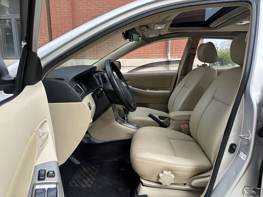 Toyota Reiz 2013 immagine di auto #23