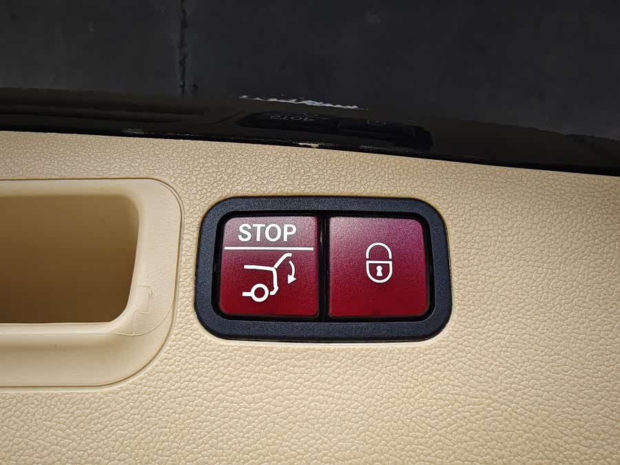 Mercedes-Benz GL Class 2011 car image #23