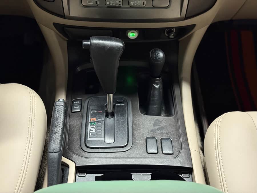 Toyota Land Cruiser 2005 car image #23