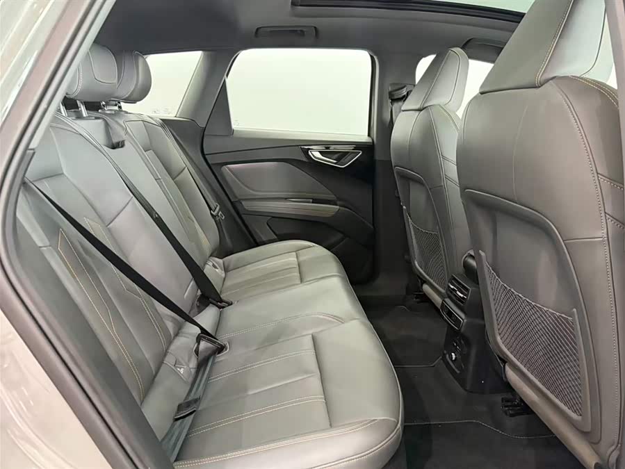 Audi Q4 e-tron 2024 immagine di auto #23