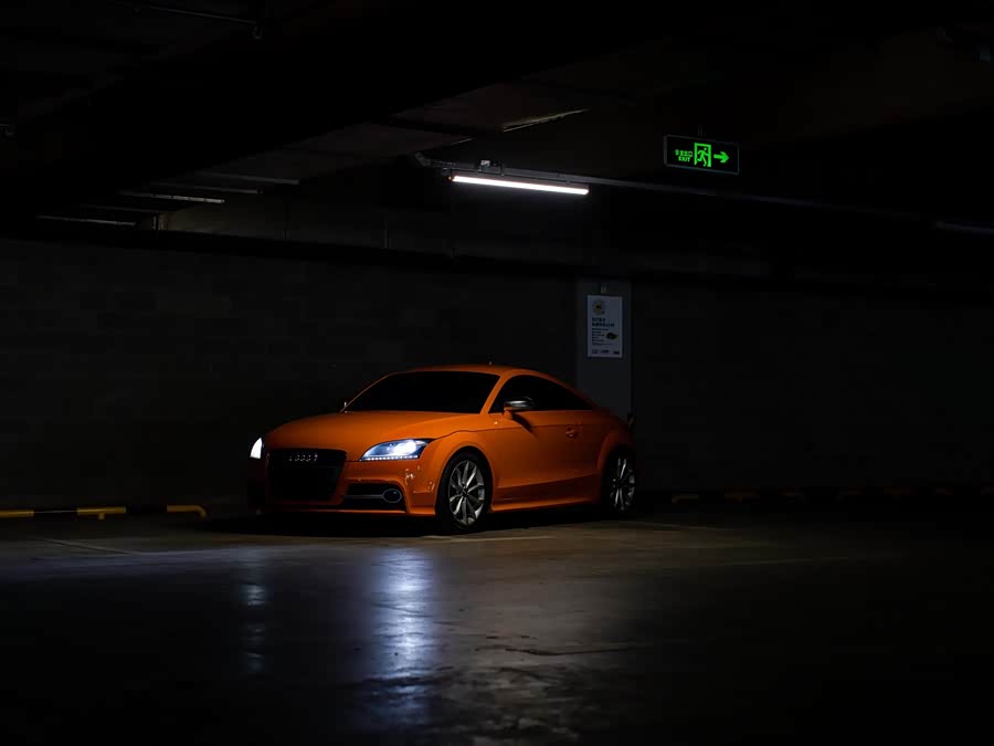 Audi TTS 2011 car image #23