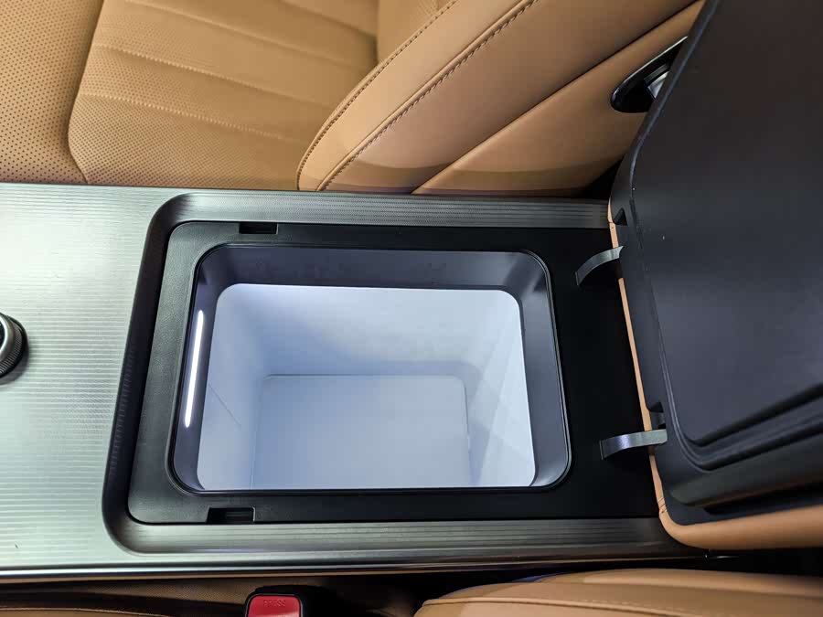 BYD HanL 2025 car image #23