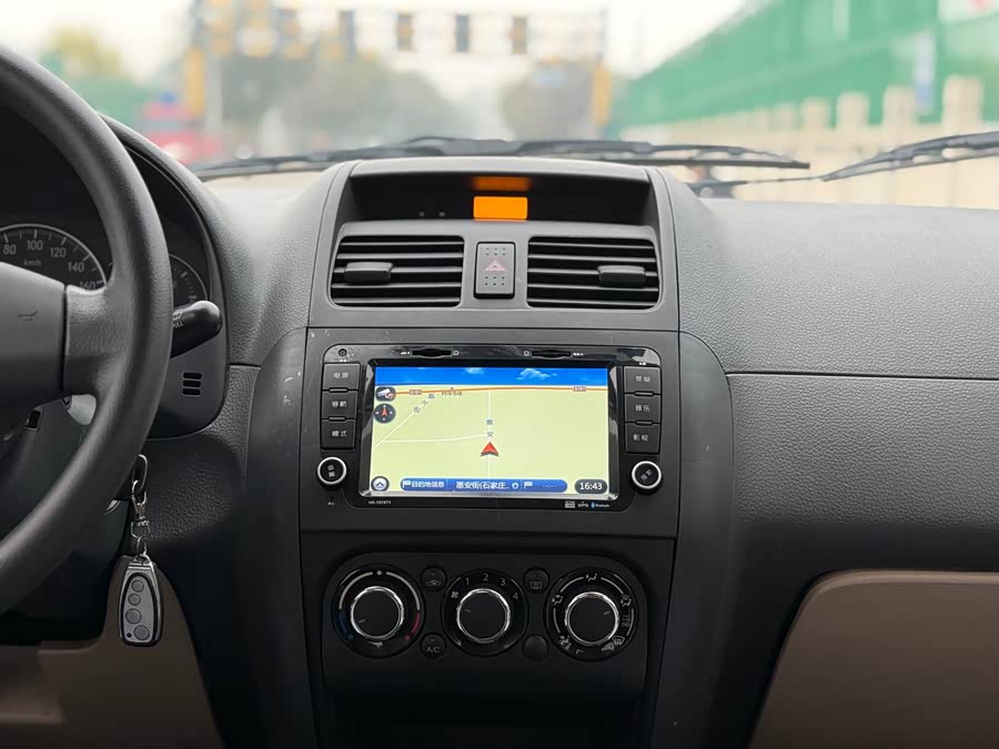 Suzuki SX4 Sedan 2014 imagem de carro #23