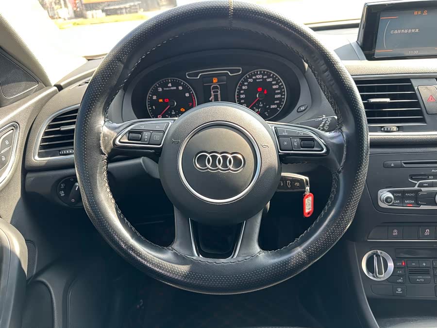 Audi Q3 2015 صورة سيارة #23