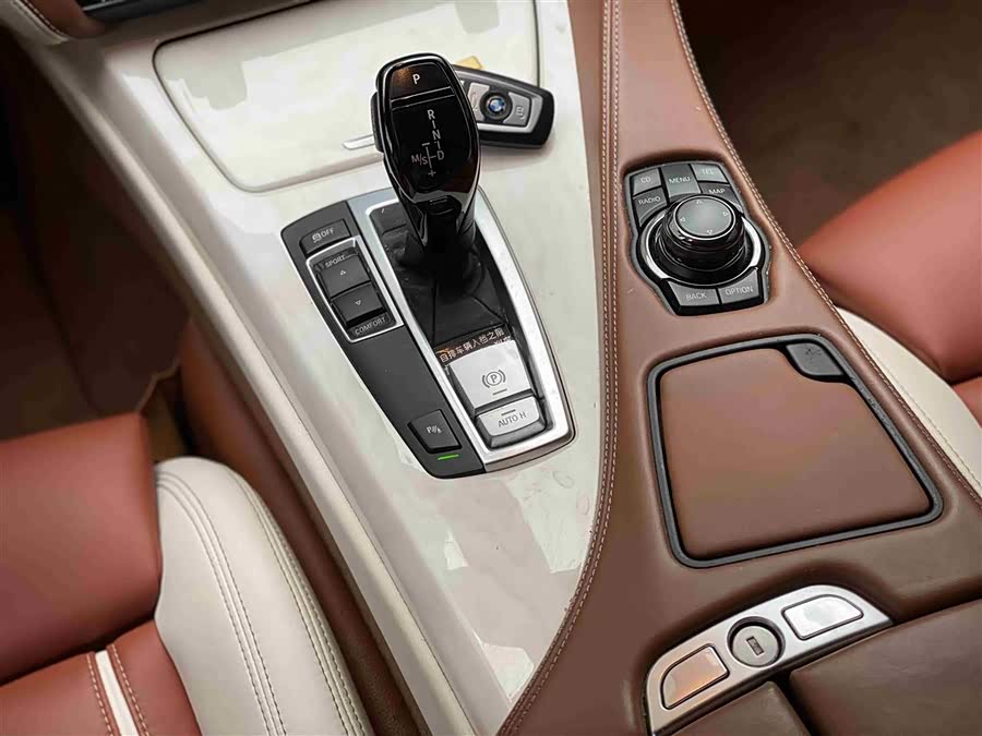 BMW 6 Series 2012 car image #23