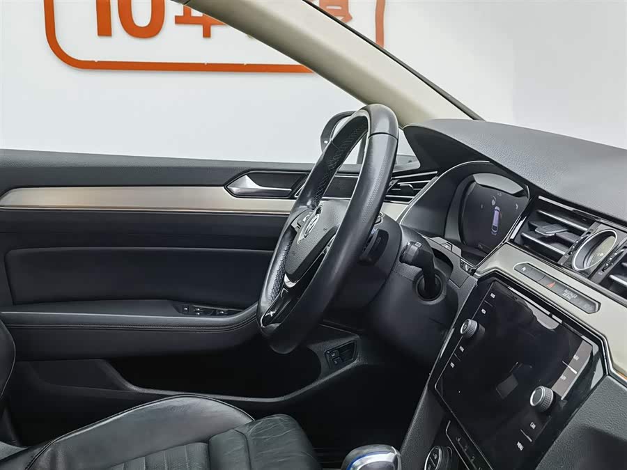 Volkswagen Variant New Energy 2019 صورة سيارة #23