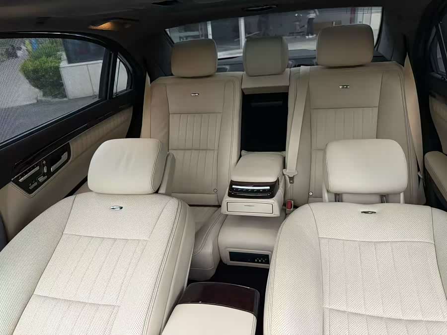 Mercedes-Benz S Class 2015 immagine di auto #23