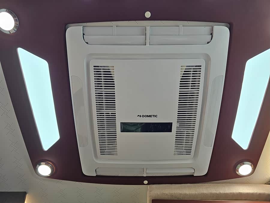 Ford Transit T8 2024 #23 Ford Transit T8 2024 car image #23