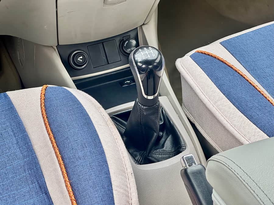 Changan Alsvin V5 2014 car image #23