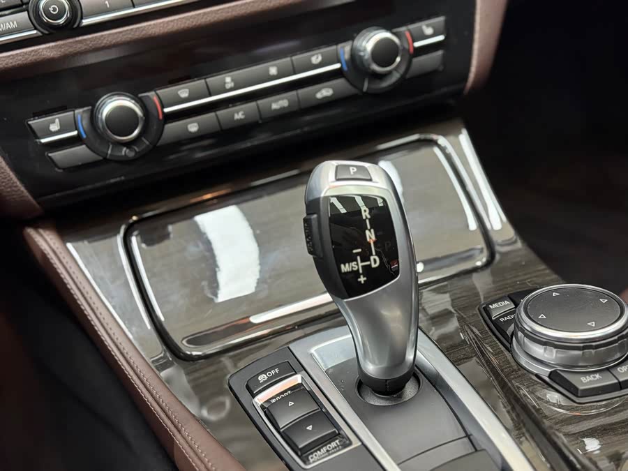 BMW 5 Series 2016 #23 BMW 5 Series 2016 car image #23