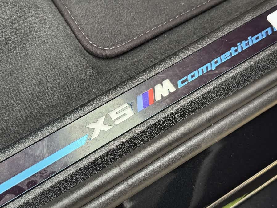 BMW X5 M 2024 car image #23