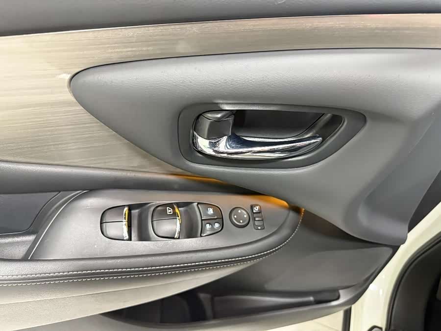 Nissan Murano 2021 изображение автомобиля #23