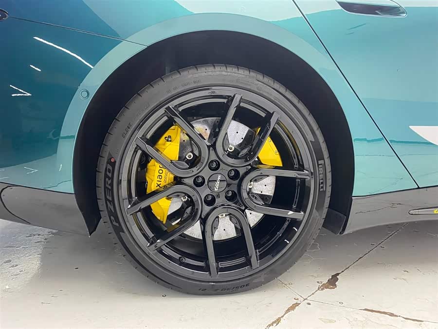 MI SU7 Ultra 2025 car image #23