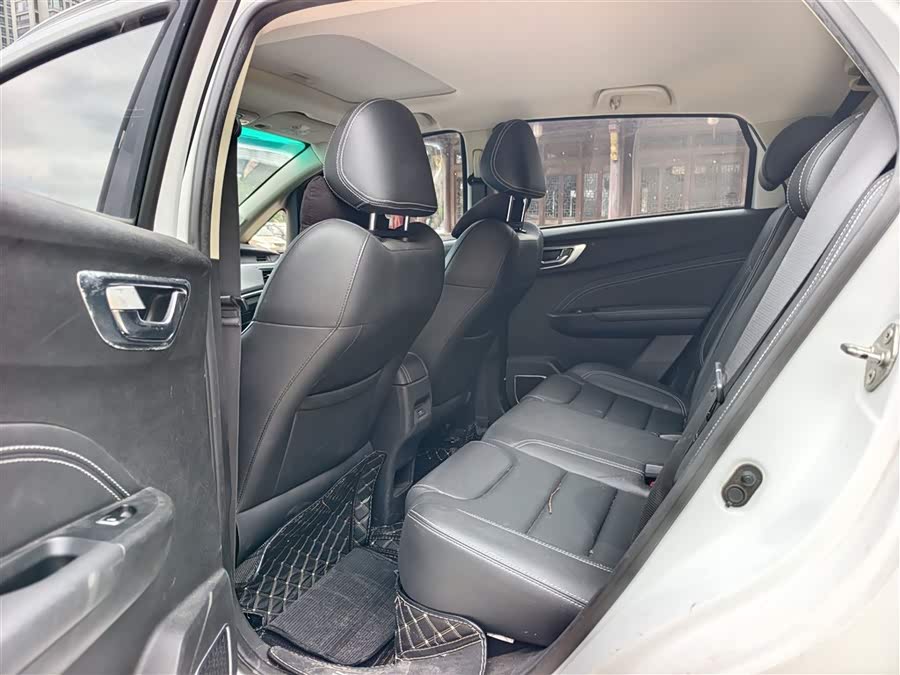 SWM斯威汽车 SWM斯威G01 2018 #23 SWM斯威汽车 SWM斯威G01 2018 汽车图片 #23