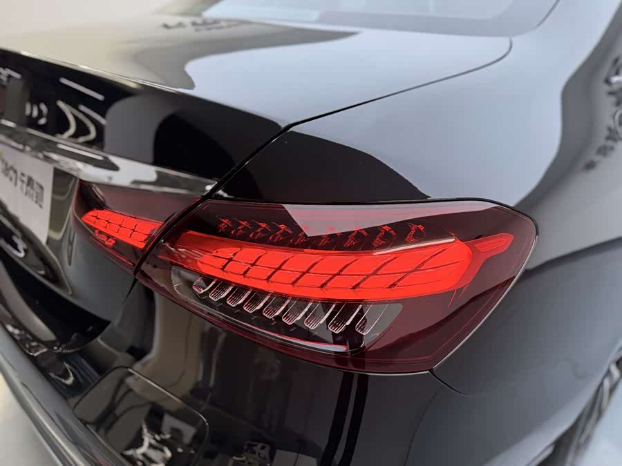 Mercedes-Benz E Class New Energy 2023 car image #23
