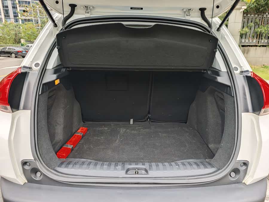 Peugeot 2008 2016 car image #23