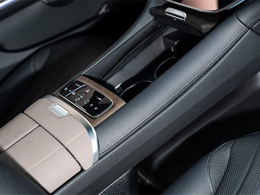 Mercedes-Benz EQS Class 2022 immagine di auto #23