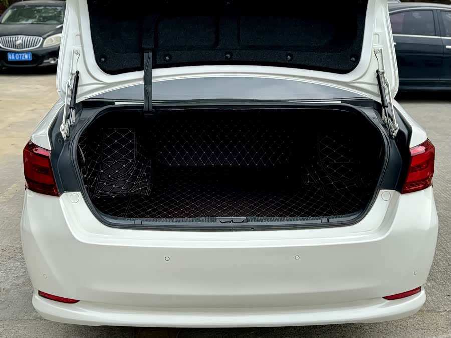 丰田 皇冠 2017 汽车图片 #23