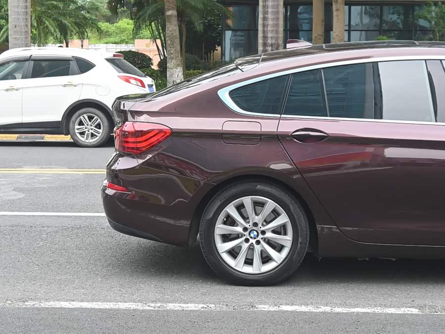 BMW 5 Series GT 2016 #23 BMW 5 Series GT 2016 صورة سيارة #23