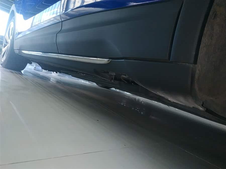 HongQi E-HS3 2019 #23 HongQi E-HS3 2019 car image #23