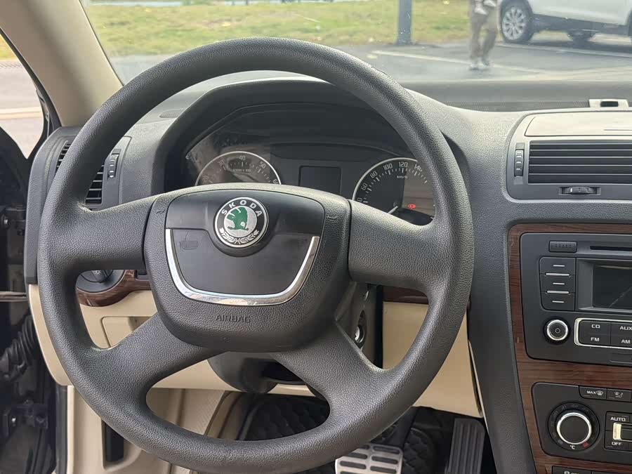 Skoda Octavia 2013 car image #23