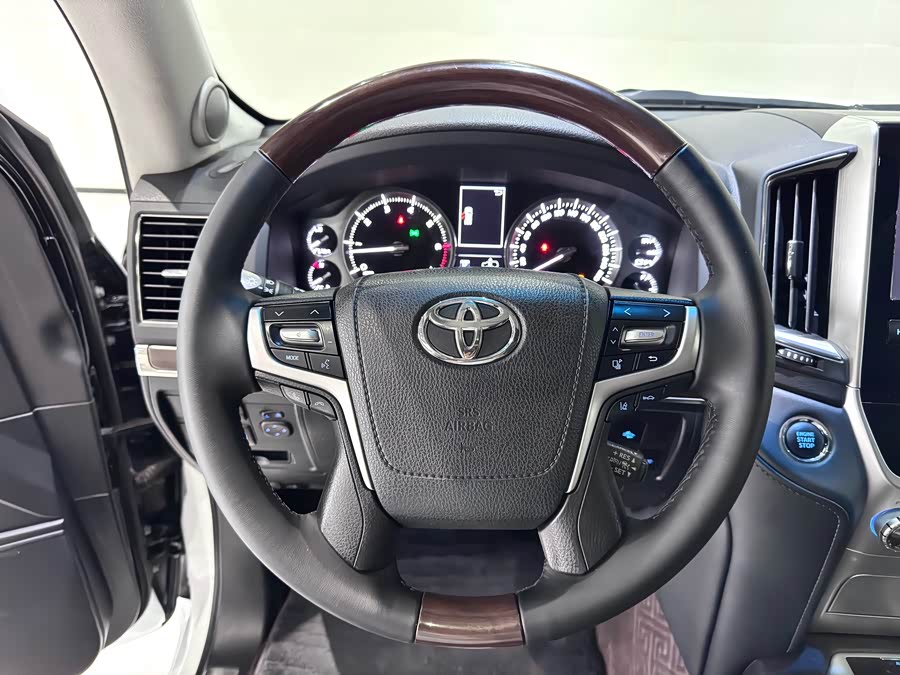 Toyota 2018 car image #23