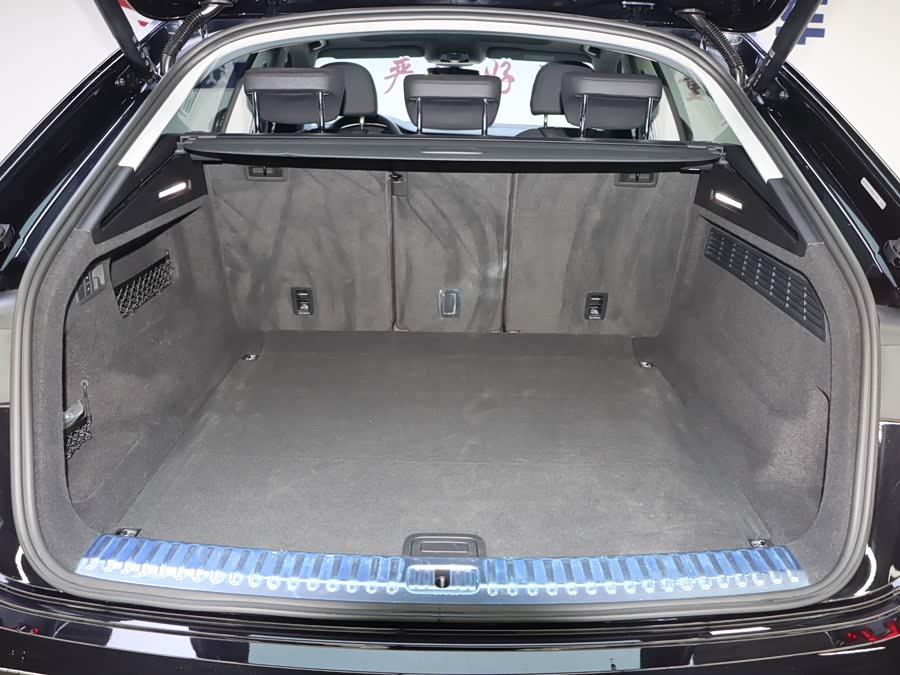 Audi Q8 2021 car image #23