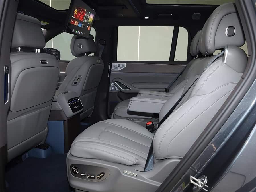 Denza N9 2025 #23 Denza N9 2025 car image #23