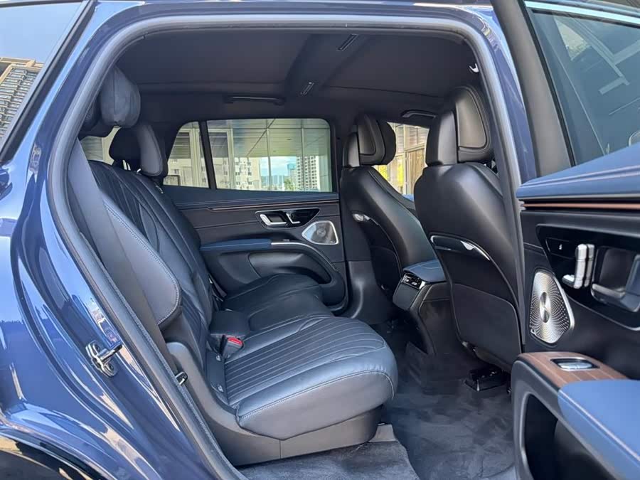 Mercedes-Benz EQS SUV 2023 car image #23