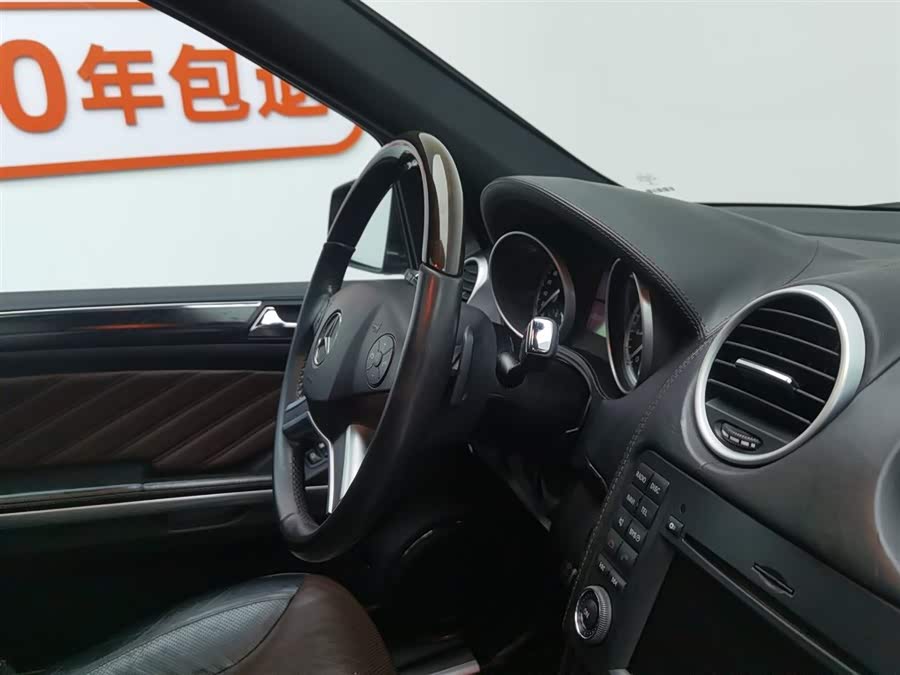 Mercedes-Benz GL Class 2012 car image #23