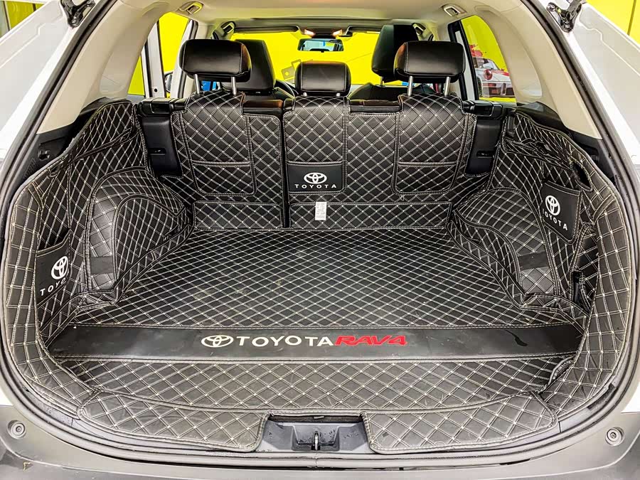 Toyota RAV4 2021 car image #23