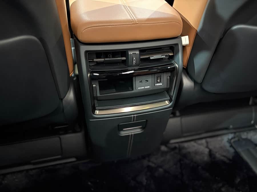 丰田 威尔法 2023 汽车图片 #23