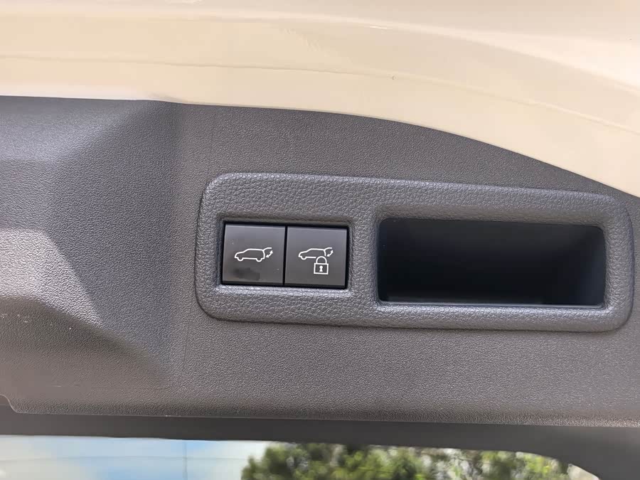 Toyota bZ4X 2022 immagine di auto #23