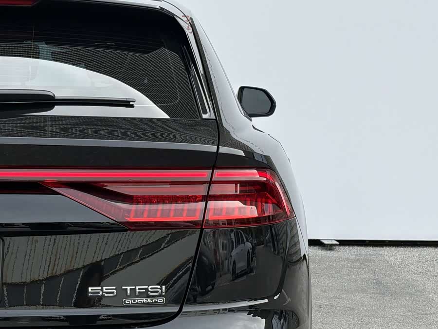 Audi Q8 2022 car image #23