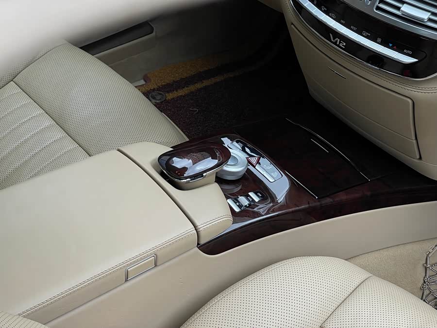 Mercedes-Benz S Class 2012 immagine di auto #23