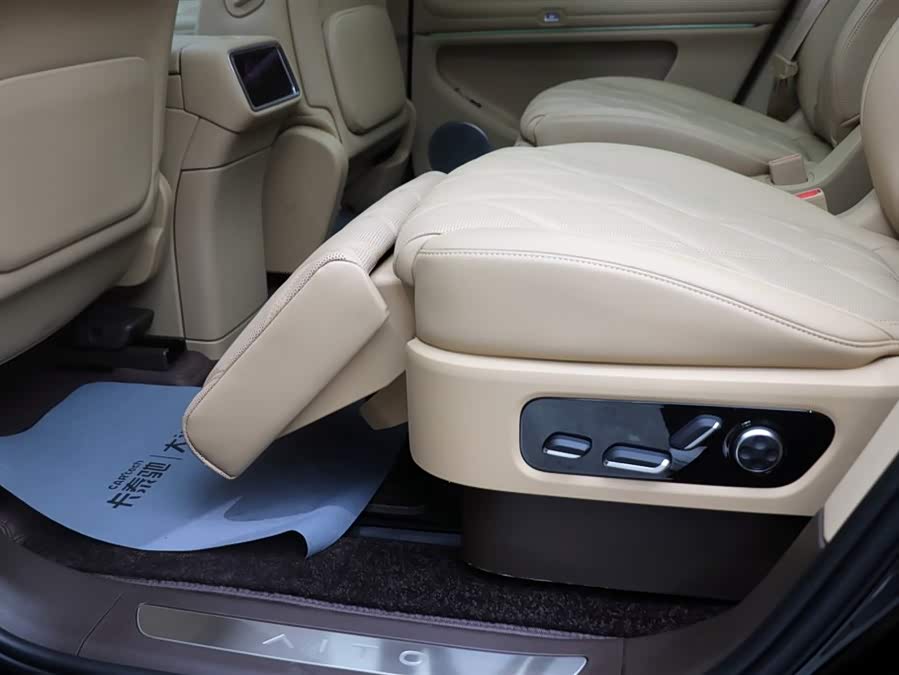 2025 car image #23
