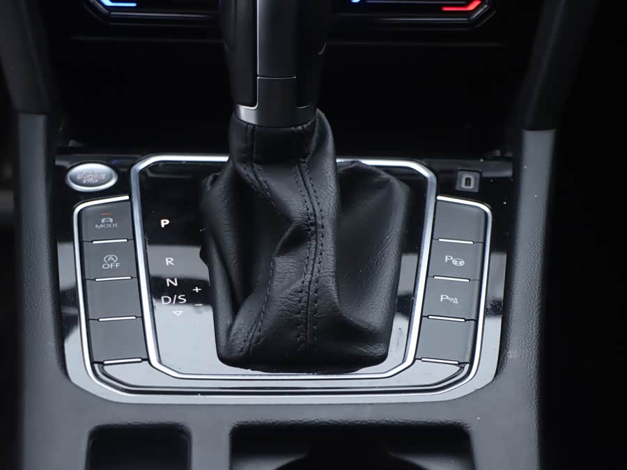 Volkswagen CC (FAW-Volkswagen) 2023 car image #23