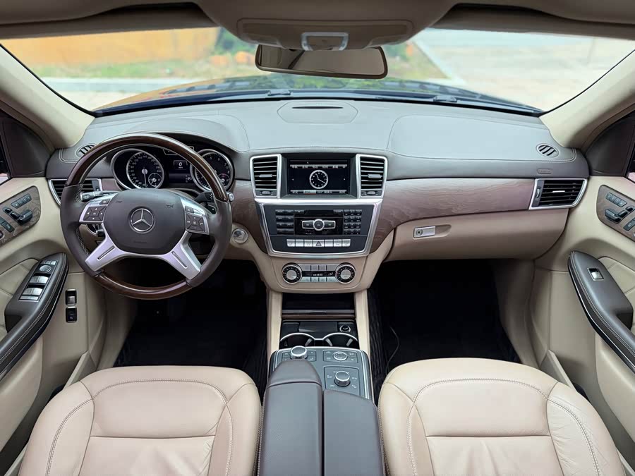 Mercedes-Benz GL Class 2014 immagine di auto #23